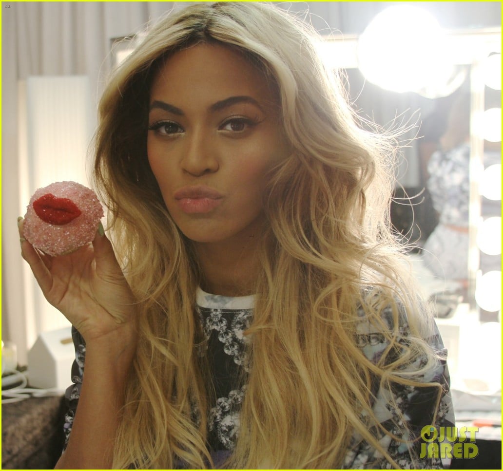 Beyonce Cries on Stage at Final 'Mrs. Carter Tour' Show (Video): Photo ...