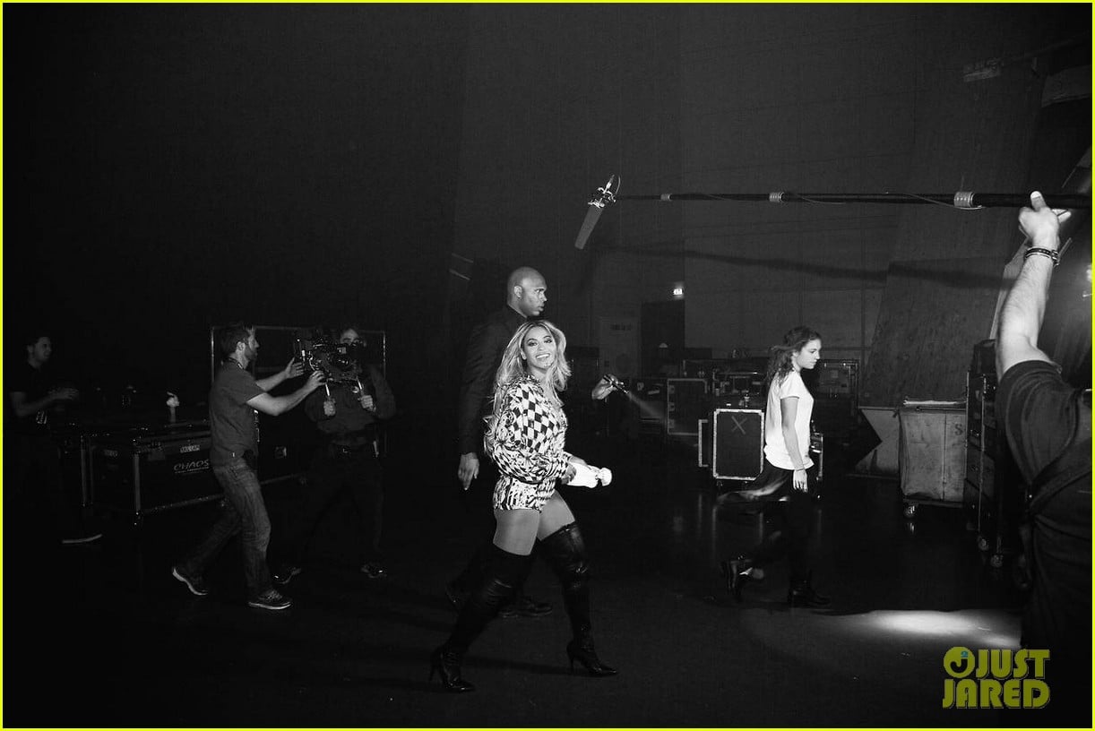 Beyonce Cries on Stage at Final 'Mrs. Carter Tour' Show (Video): Photo ...