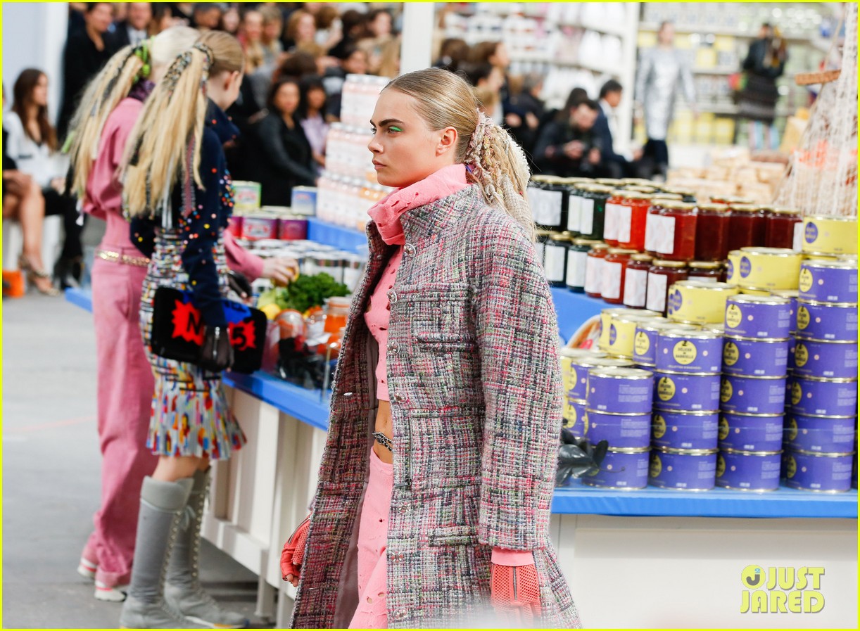 Cara Delevingne & Kendall Jenner Walk Supermarket Inspired Runway