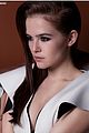 zoey deutch praises sandra bullock in bello 01