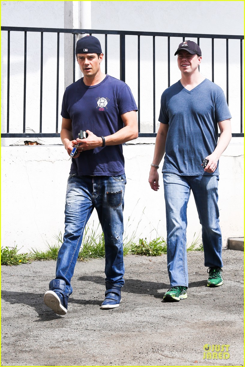 Josh Duhamel Just Can't Get Enough of Early World Restaurant! Photo