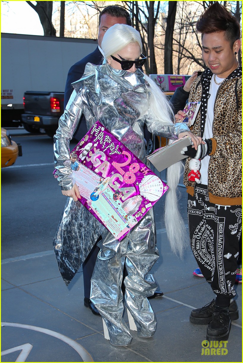 lady gaga shines in silver foil outfit 013078008
