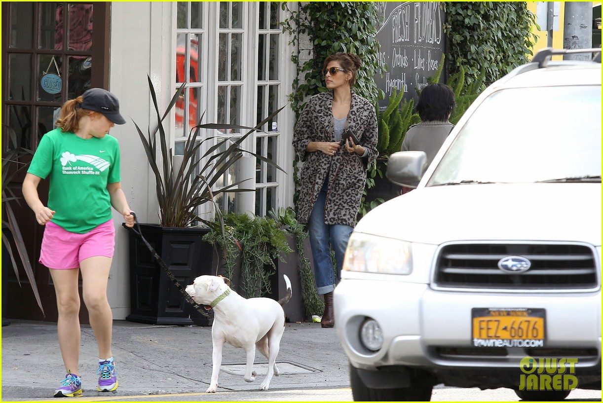 Eva Mendes Boyfriend Ryan Gosling Attached to New Biopic Film! Photo