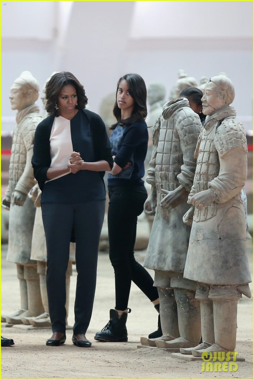 Michelle Obama Jumps Rope in China with Her Daughters!: Photo 3077922 ...