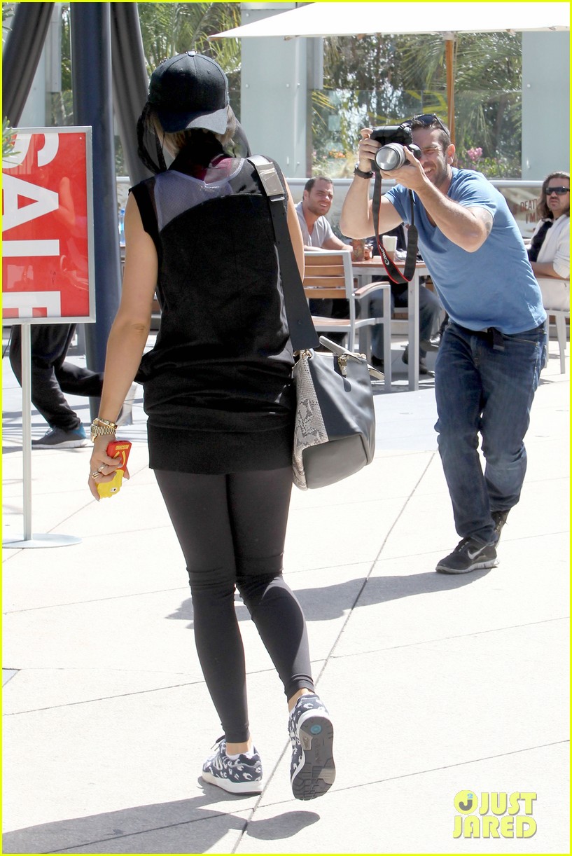 Rita Ora: I Always Wear a Nude Lip with My Gym Attire!: Photo 3074989