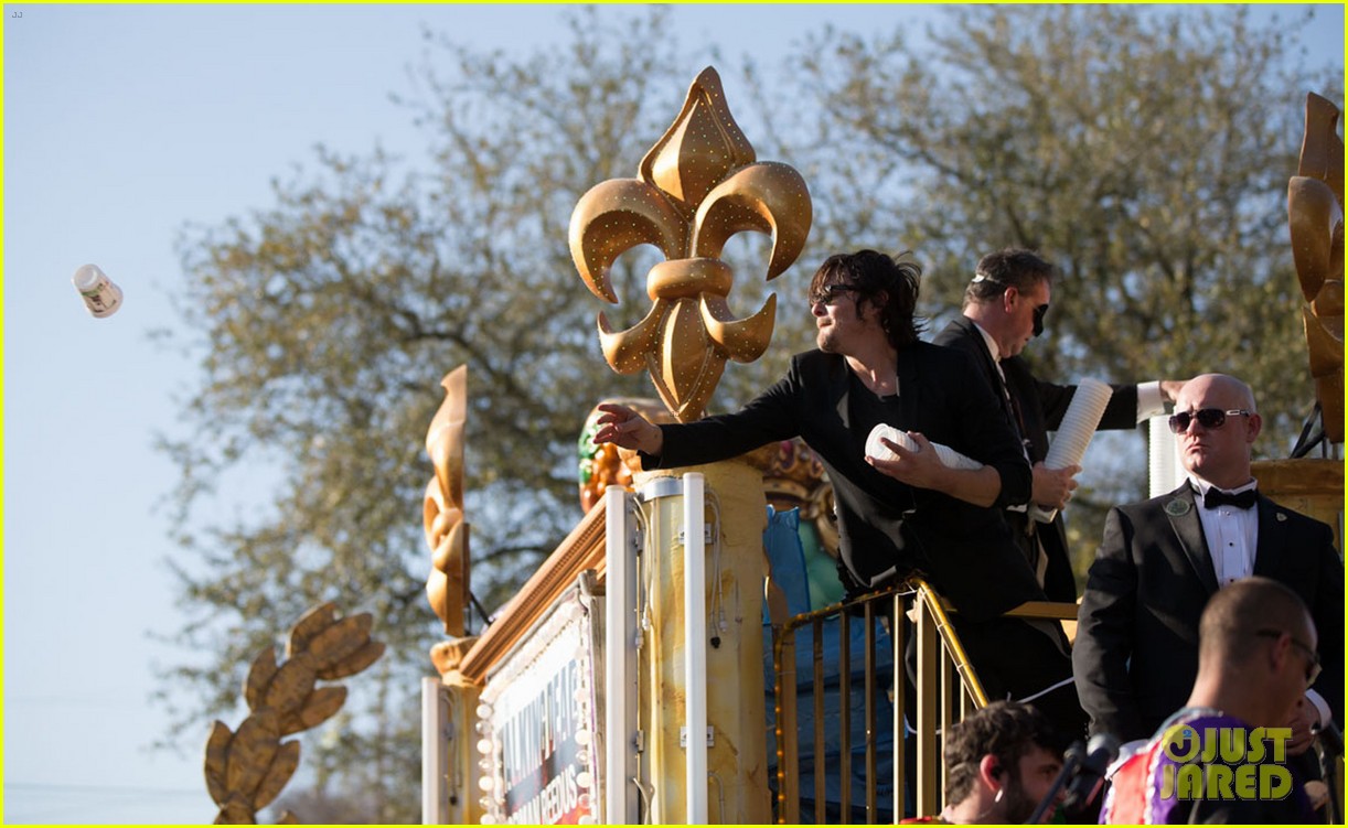 Ian Somerhalder & Norman Reedus Throw Mardi Gras Beads in New Orleans