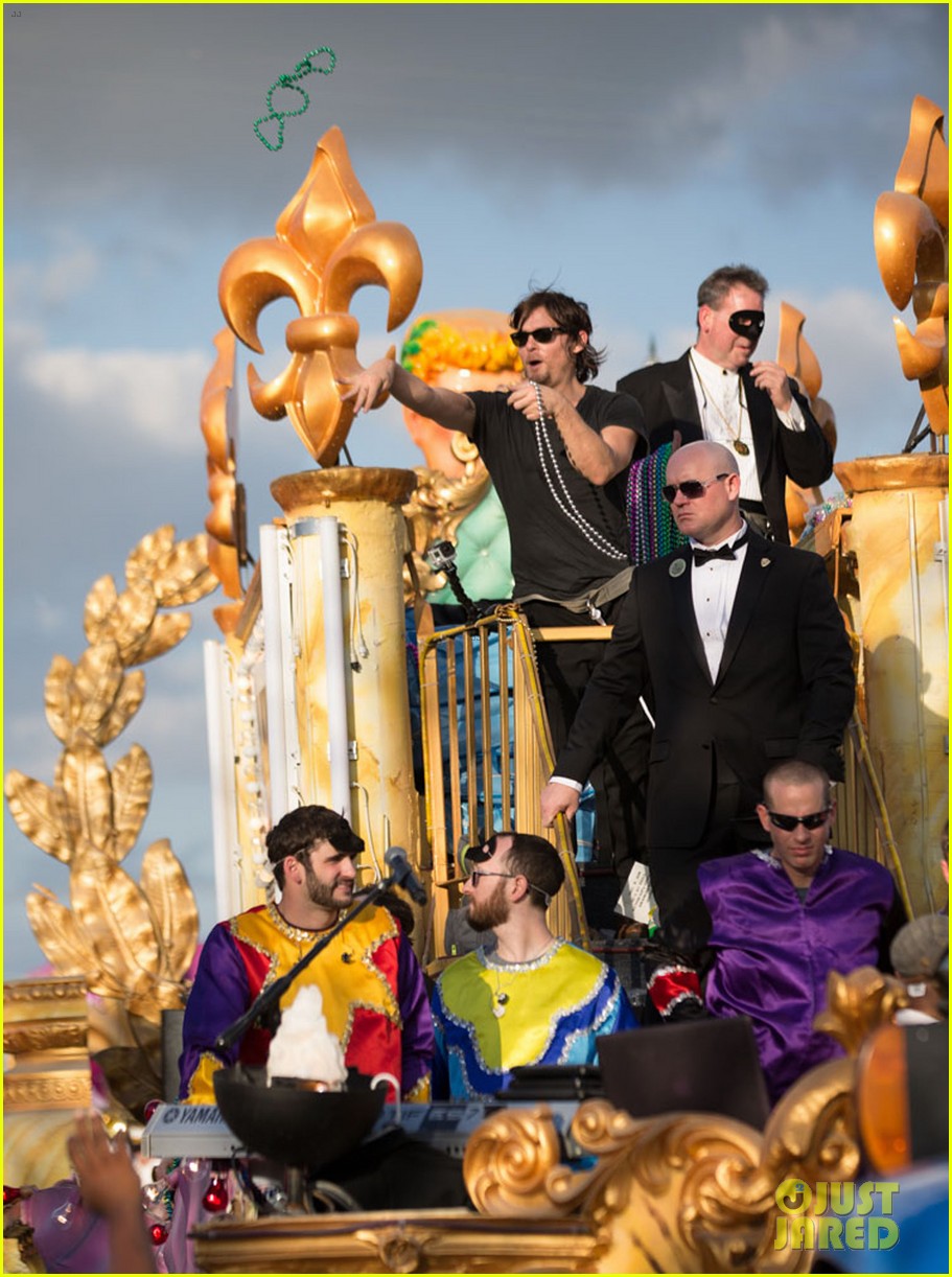 Ian Somerhalder & Norman Reedus Throw Mardi Gras Beads in New Orleans