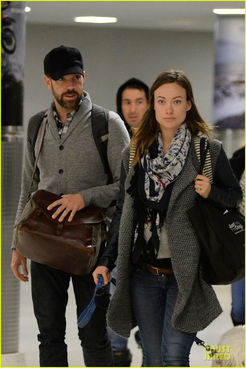 Olivia Wilde Reduces Pregnancy Fatigue with Jason Sudeikis' Shoulder