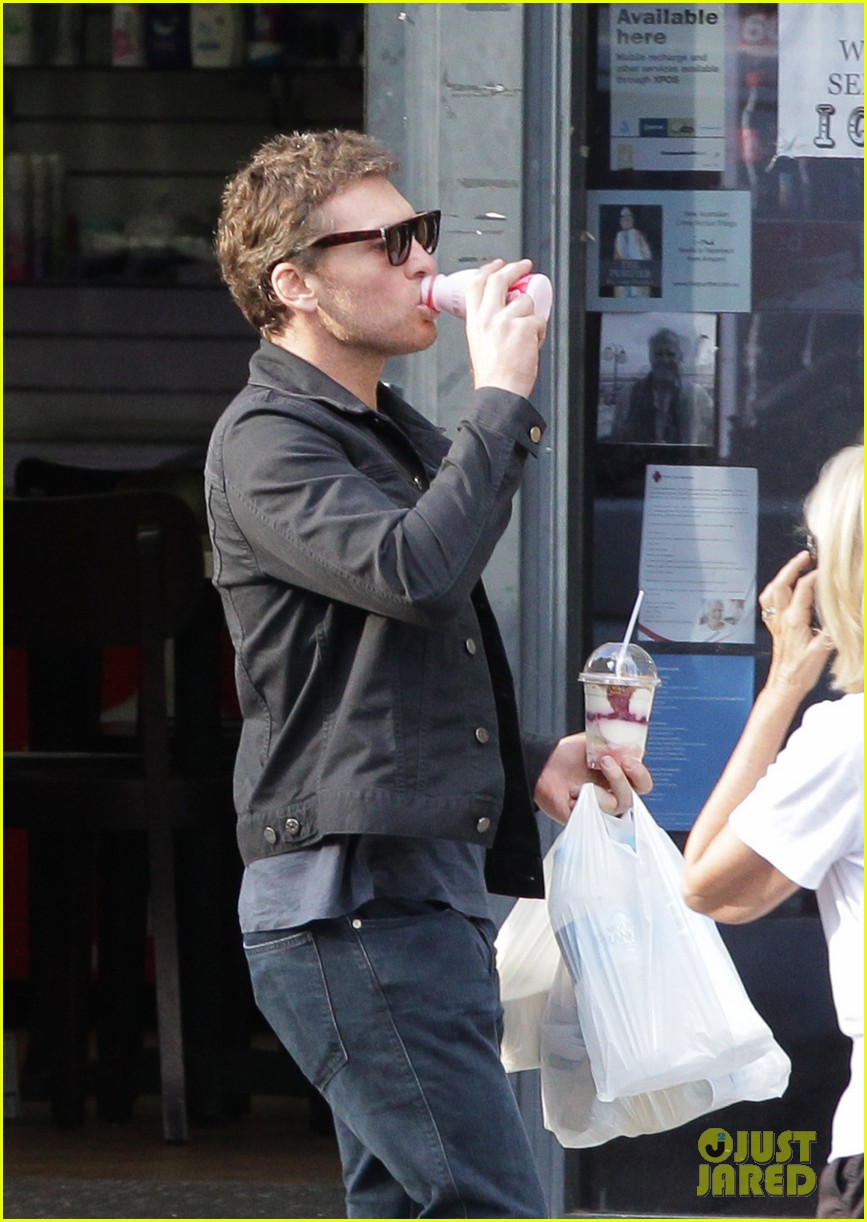 Sam Worthington Juggles Beverages & Bags on Grocery Run! Photo 3070478 Sam Worthington Photos