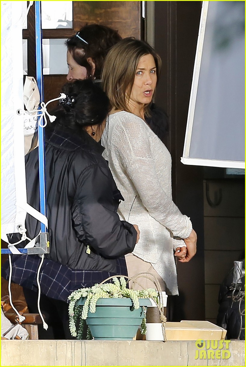 Jennifer Aniston Shows Off Large Facial Scar for Her Film 'Cake' Photo