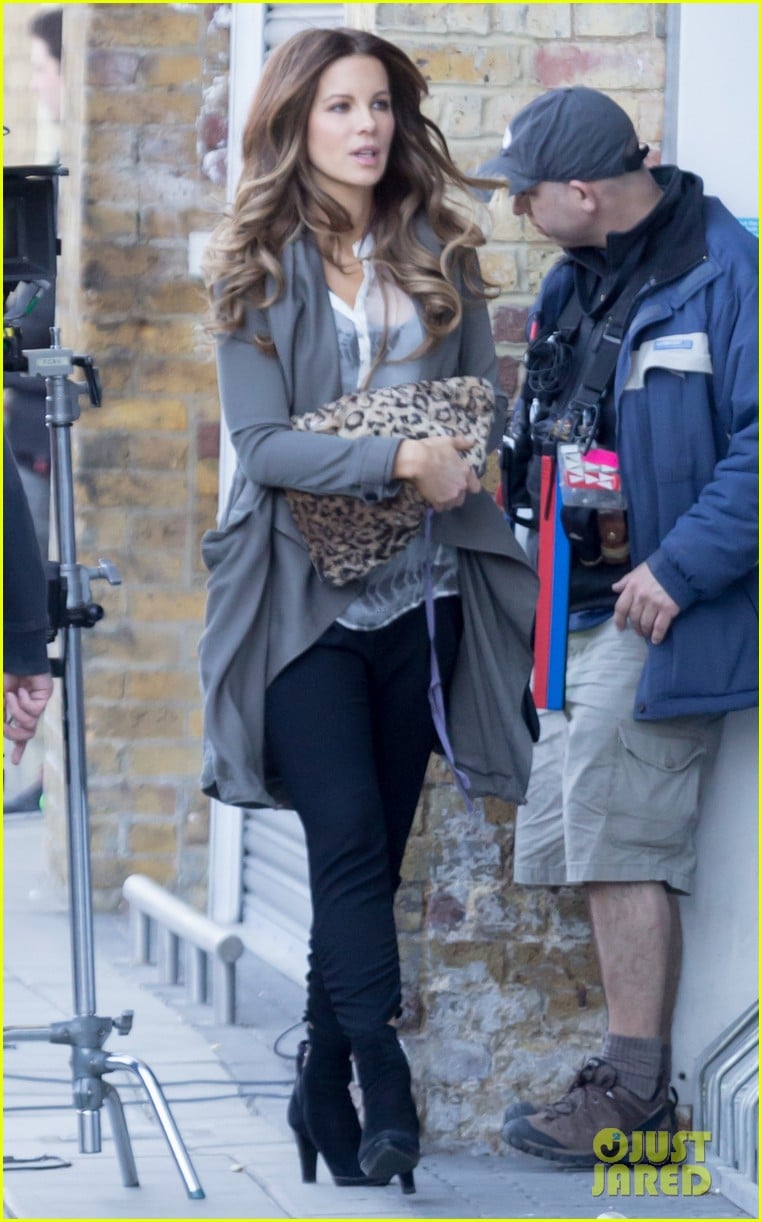 Kate Beckinsale Films �Absolutely Anything� Alongside a Kate Beckinsale Films �Absolutely Anything� Alongside a