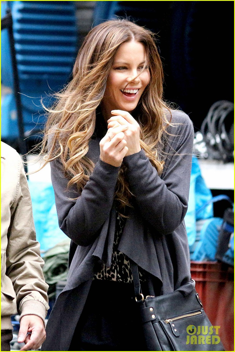 Kate Beckinsale Gets the Giggles for 'Absolutely Anything'! Photo