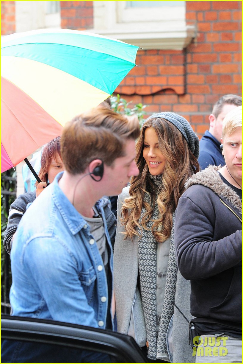 Kate Beckinsale Gets the Giggles for 'Absolutely Anything'! Photo