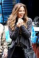 kate beckinsale gets the giggles on absolutely anything set 04
