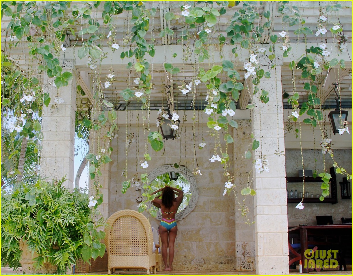 Beyonce & Blue Ivy Hit the Beach on Dominican Republic Vacation with ...