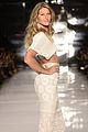 gisele bundchen cheered by tom brady at colcci fashion show 09