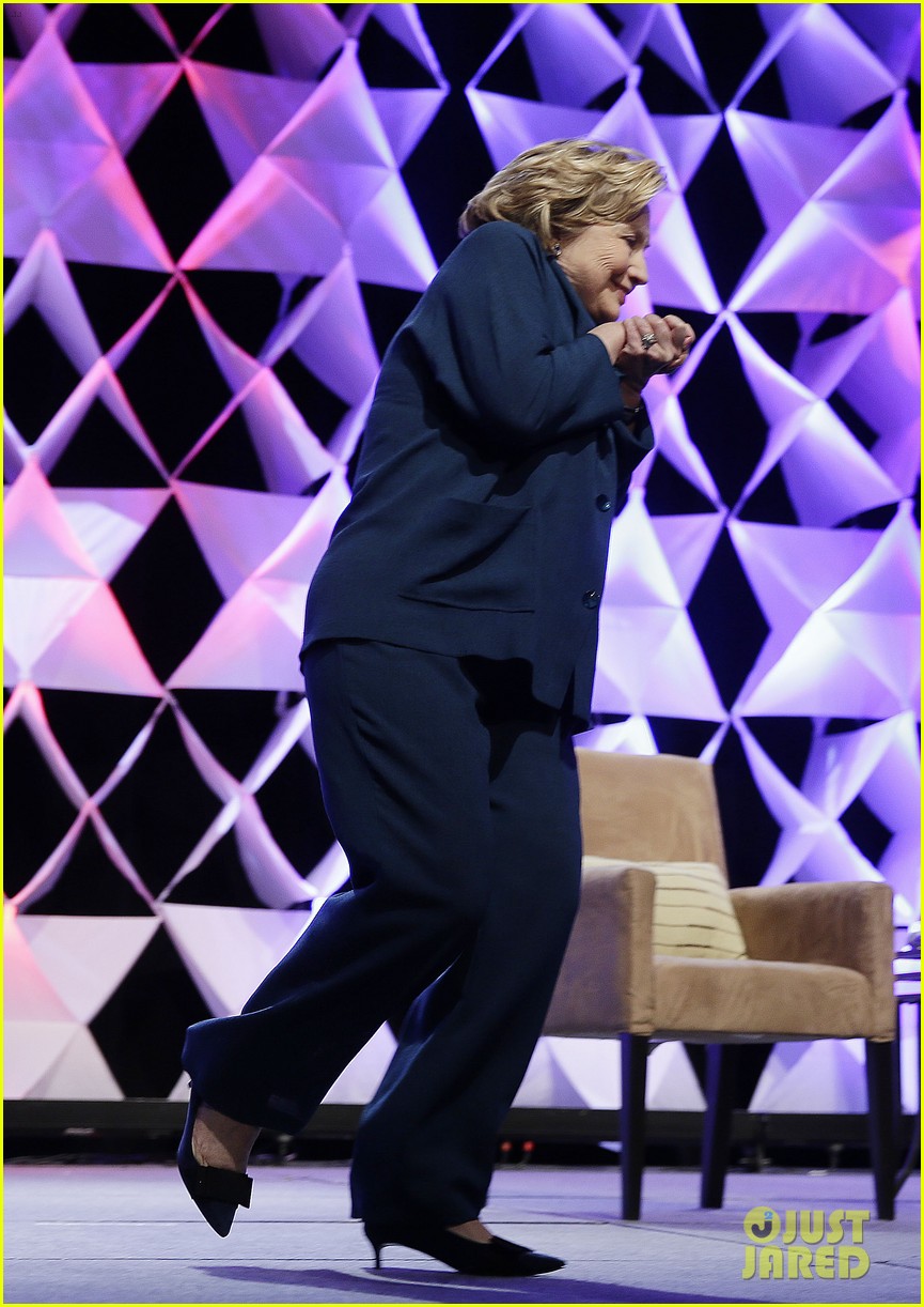 Woman Throws Shoe at Hillary Clinton WATCH NOW! Photo 3088580