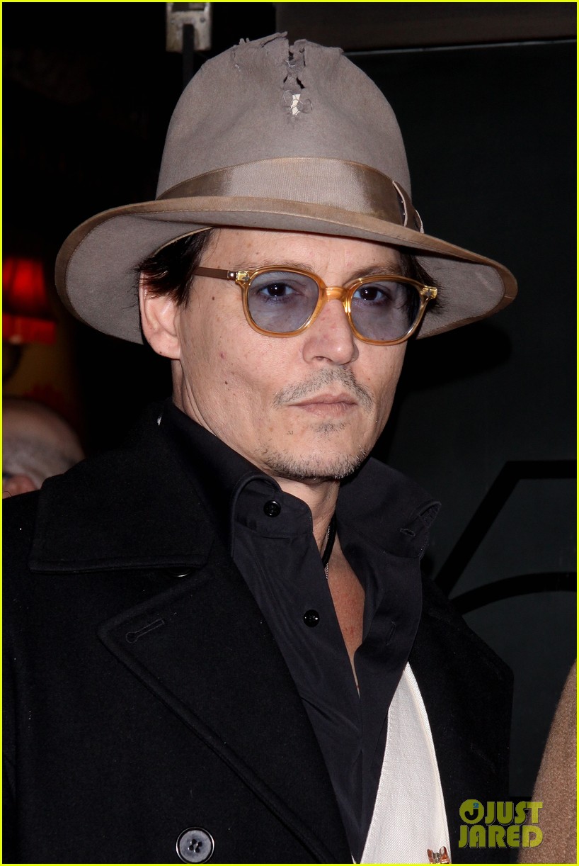 Johnny Depp & Amber Heard Hold Hands at 'Cabaret' Opening!: Photo