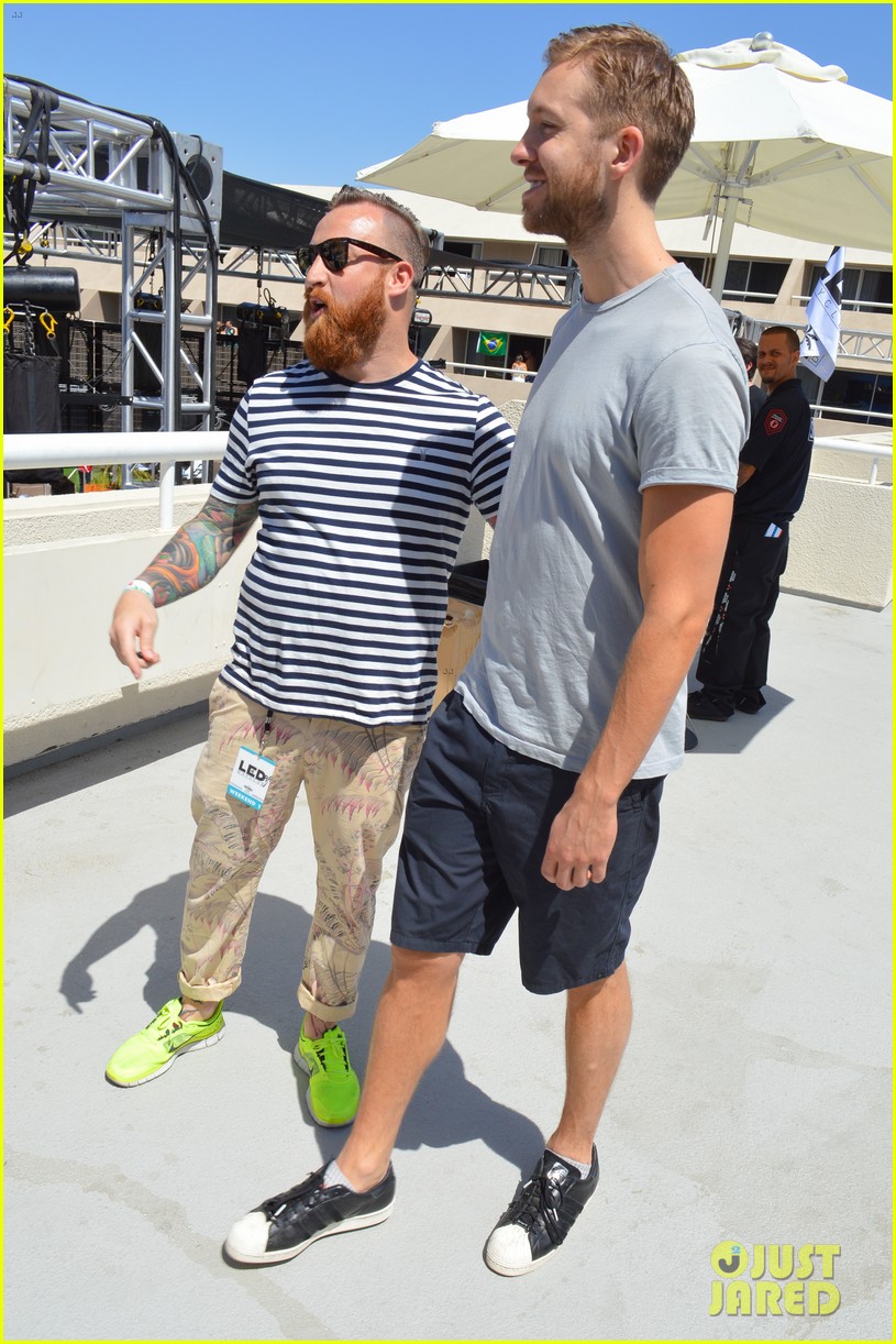 Calvin Harris Performs Energetic Set at Coachella 2014 (Video): Photo