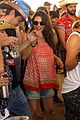 ashton kutcher hillbilly stagecoach festival pregnant mila kunis 03