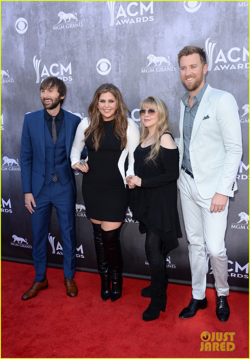 Stevie Nicks & Lady Antebellum Pose for Pics Before Big Performance at