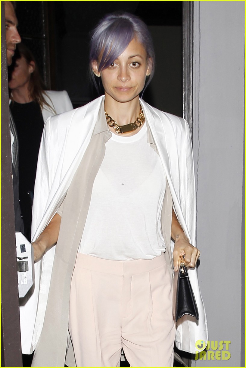 Paltrow Meets Up with Gwen Stefani & Nicole Richie at(00)