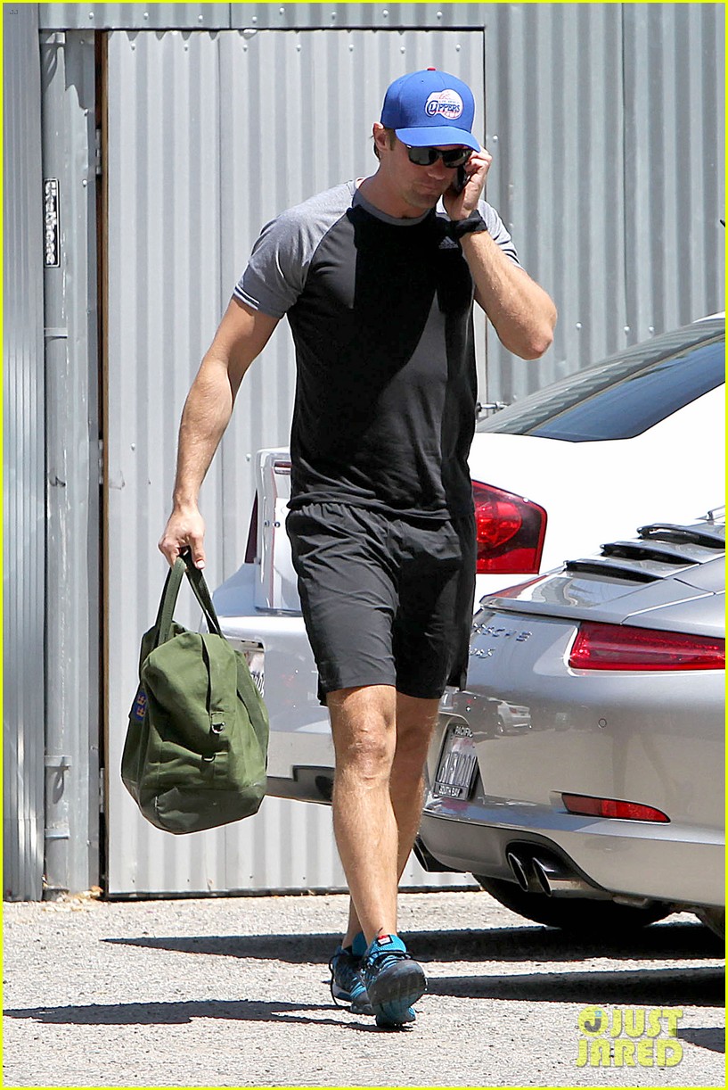 Alexander Skarsgard Is Back at the Gym & We Have Photos