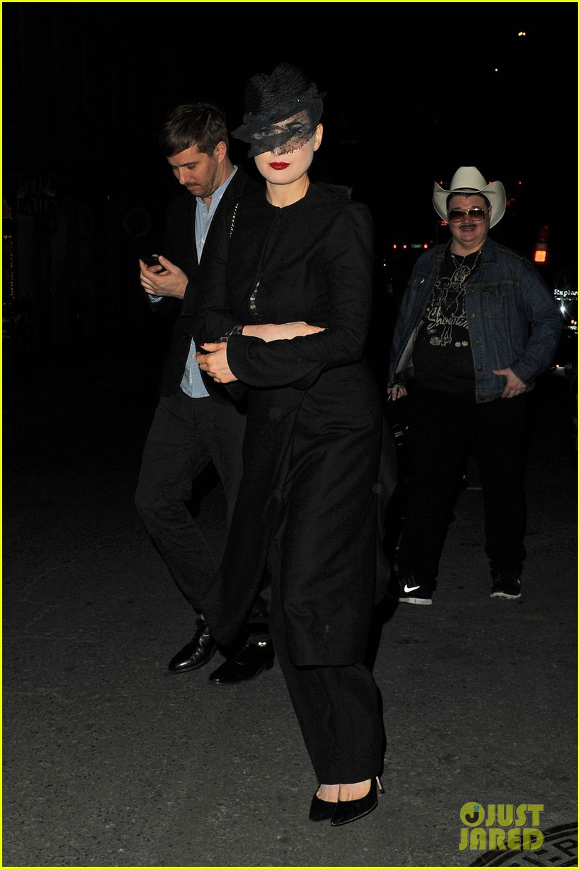 Dita Von Teese Scores New Eyewear Deal Photo 3089079 Dita Von Teese