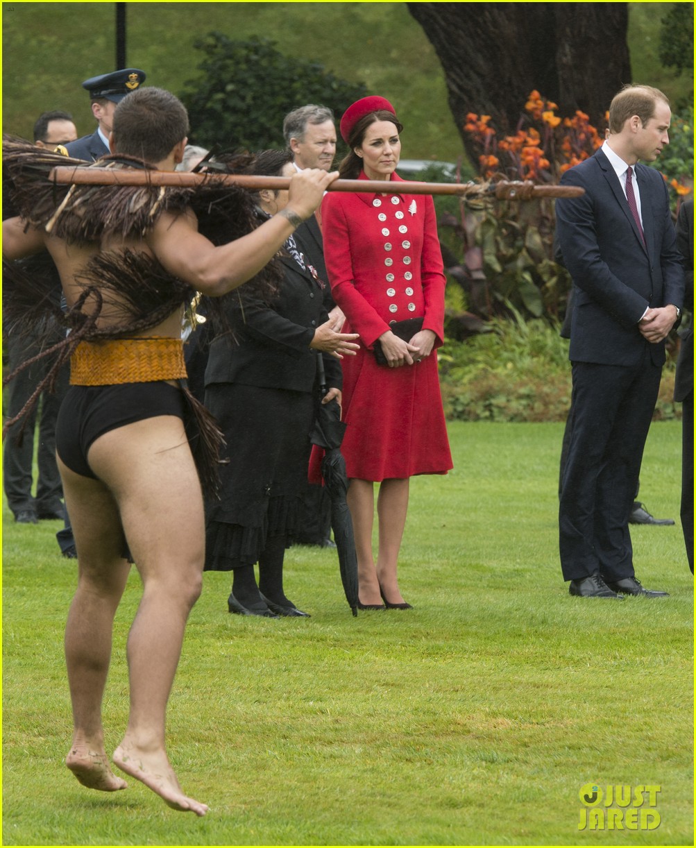 Pic bottomless kate middleton Kate Middleton