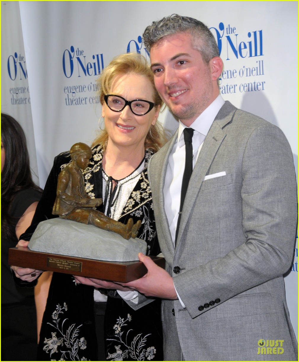 Catherine Zeta-Jones & Michael Douglas Help Honor Meryl Streep with