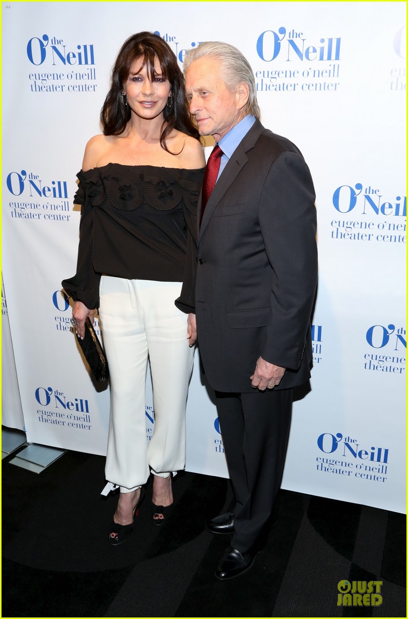 Photo: catherine zeta jones michael douglas monte cristo award 14