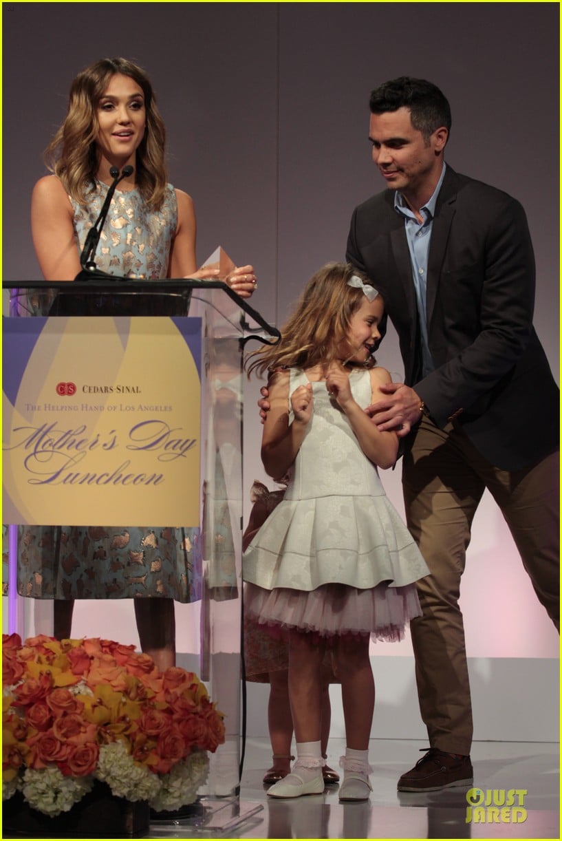 Jessica Alba Stuns as Mother of the Year at Mother's Day Luncheon