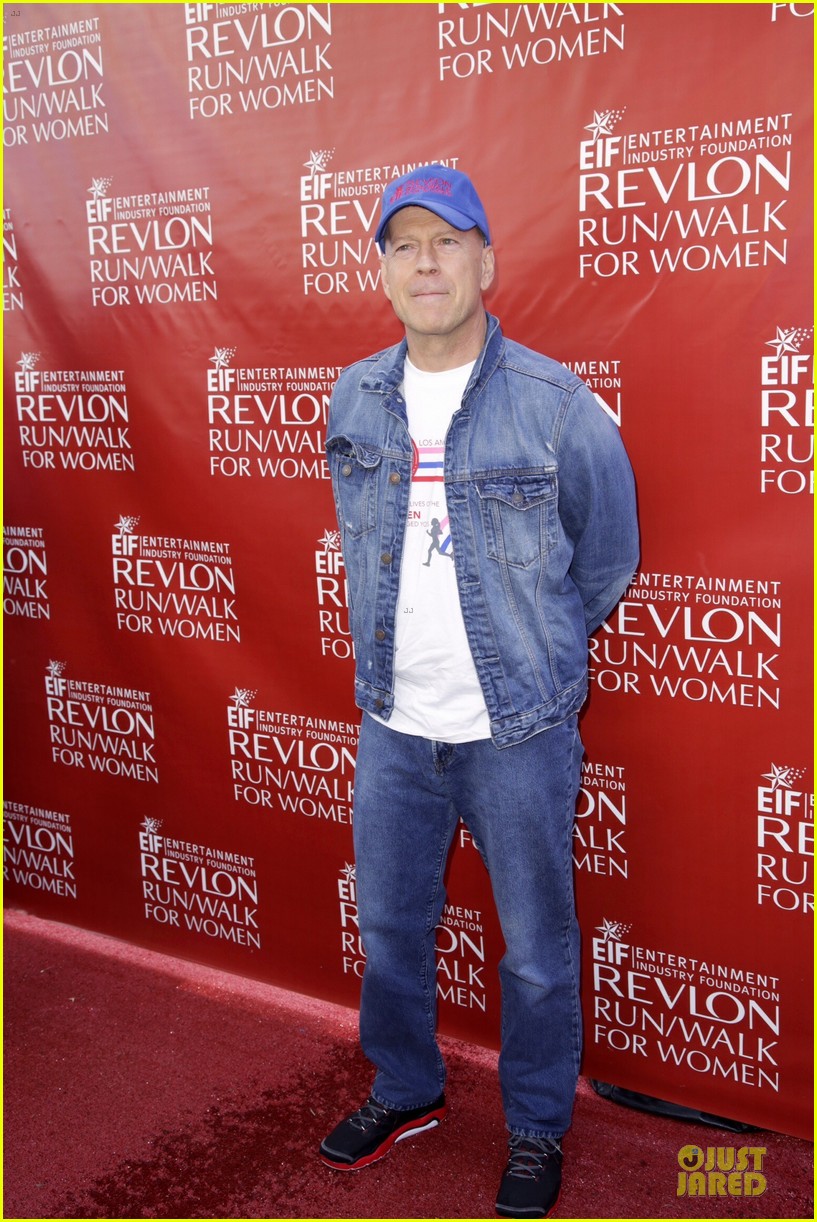 Halle Berry Leans On Bruce Willis at EIF Revlon Run/Walk! Photo