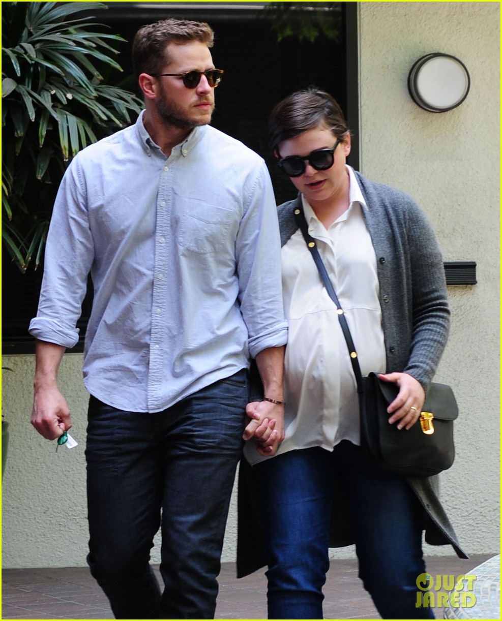 Ginnifer Goodwin Looks Like She Could Give Birth Any Day Now! Photo