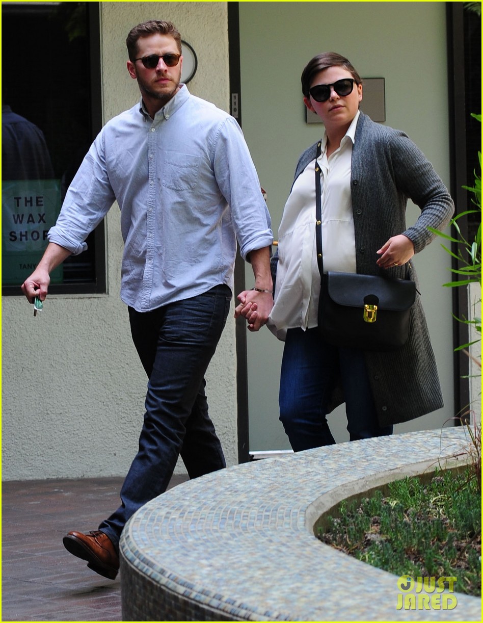 Ginnifer Goodwin Looks Like She Could Give Birth Any Day Now! Photo
