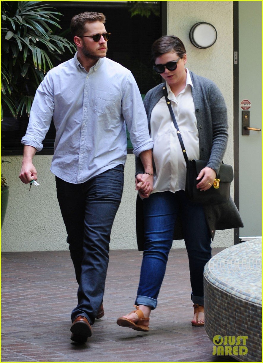 Ginnifer Goodwin Looks Like She Could Give Birth Any Day Now! Photo 3109356 Ginnifer Goodwin
