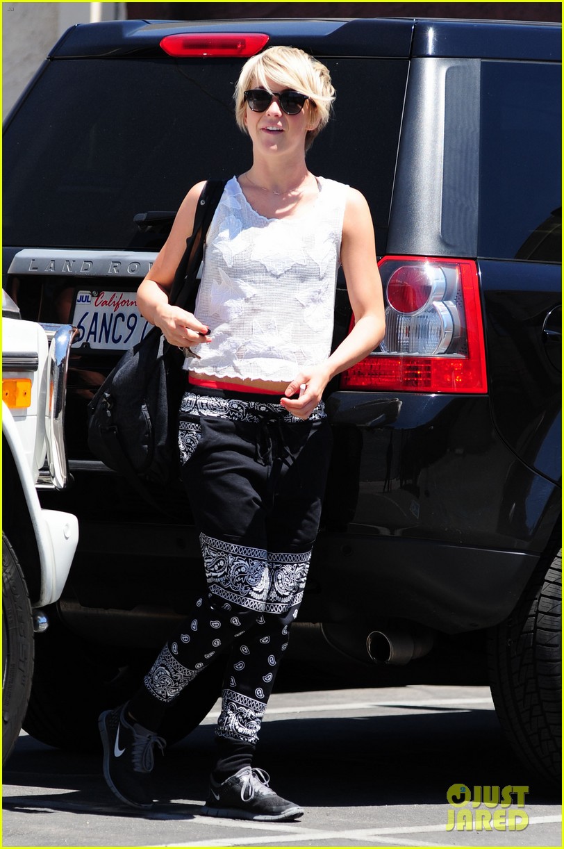 Julianne Hough Says ‘Kind is the New Cool’!: Photo 3102802 | Julianne