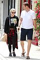 julianne hough and boyfriend brooks laich make a smoothie stop42