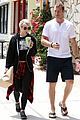 julianne hough and boyfriend brooks laich make a smoothie stop49
