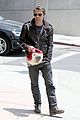 olivier martinez carrys motorcycle purse like a purse 15