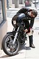 olivier martinez carrys motorcycle purse like a purse 16