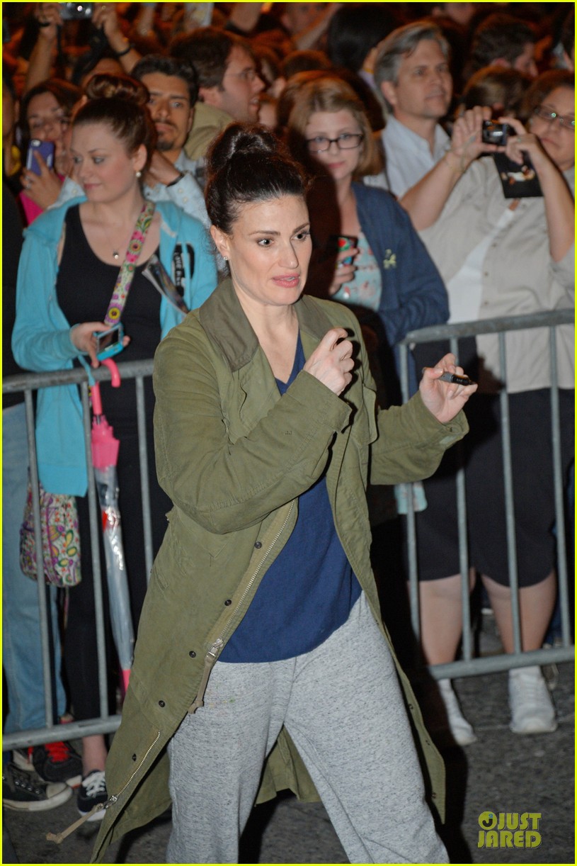 Idina Menzel Wants John Travolta to Sing 'Grease' Song For His Oscars