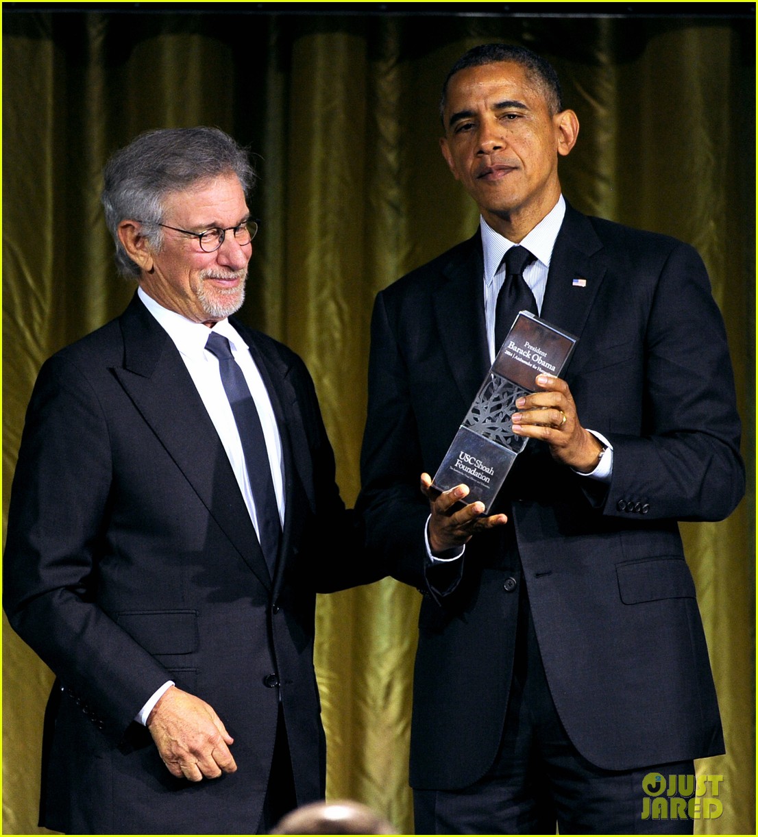 Photo: president obama gets honored at usc shoah foundations 20th