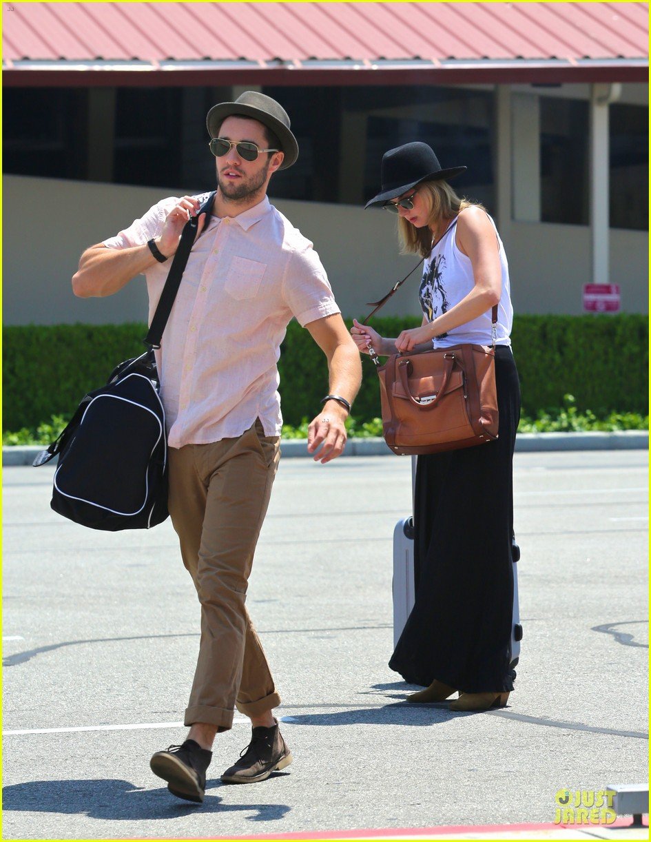 Emily VanCamp’s 28th Birthday Celebration Was Definitely a Bed of Roses