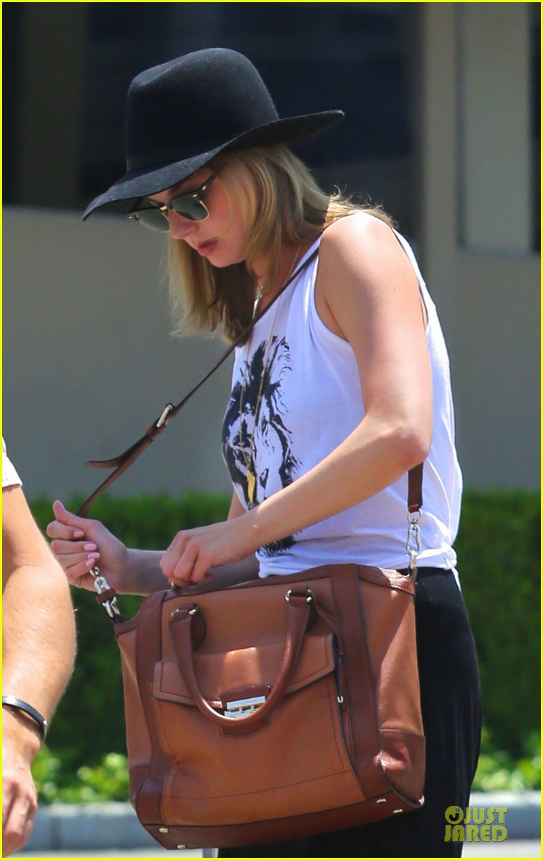 Emily VanCamp’s 28th Birthday Celebration Was Definitely a Bed of Roses