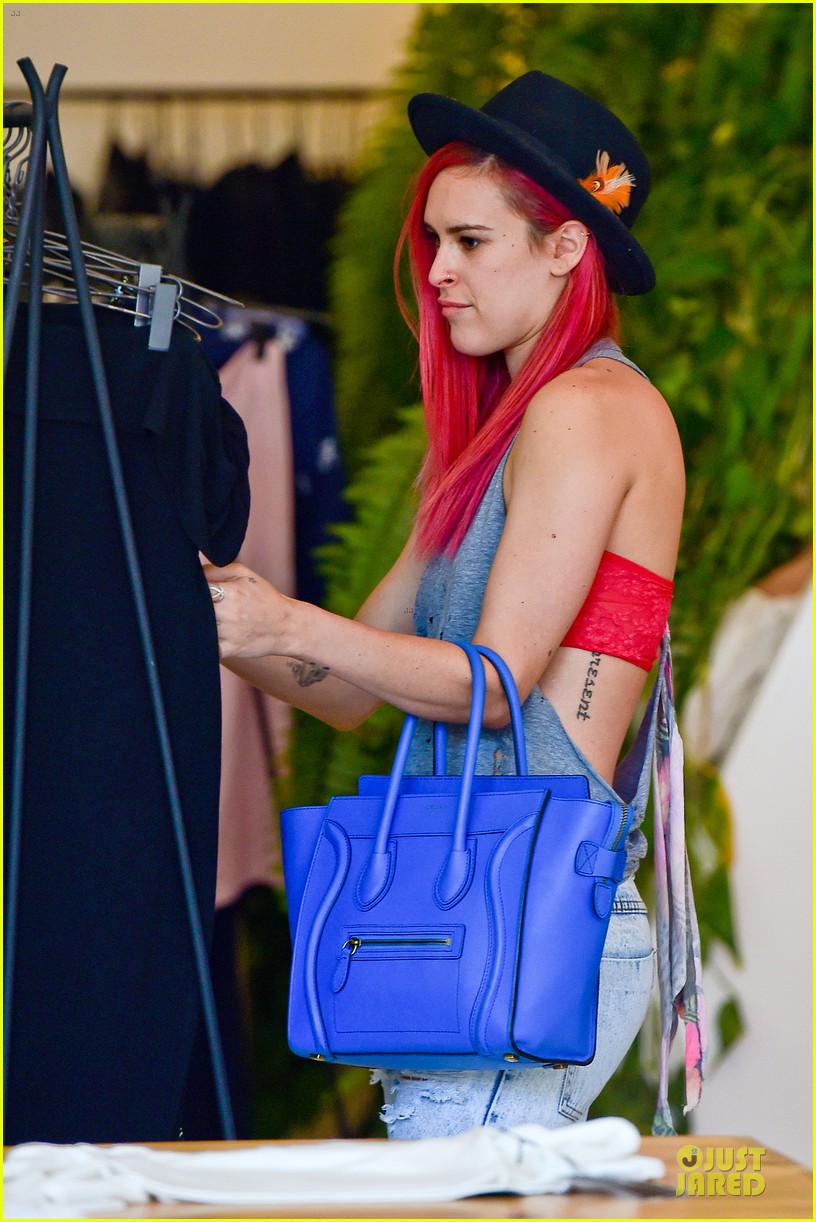 Rumer Willis Heats It Up with Red Hair in L.A.! Photo 3115391 Rumer