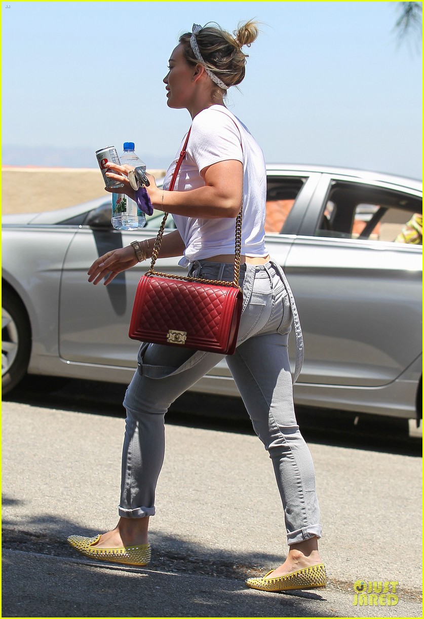 Hilary Duff Knows How to Make Overalls Look Cool & Different! Photo 3127581 Hilary Duff