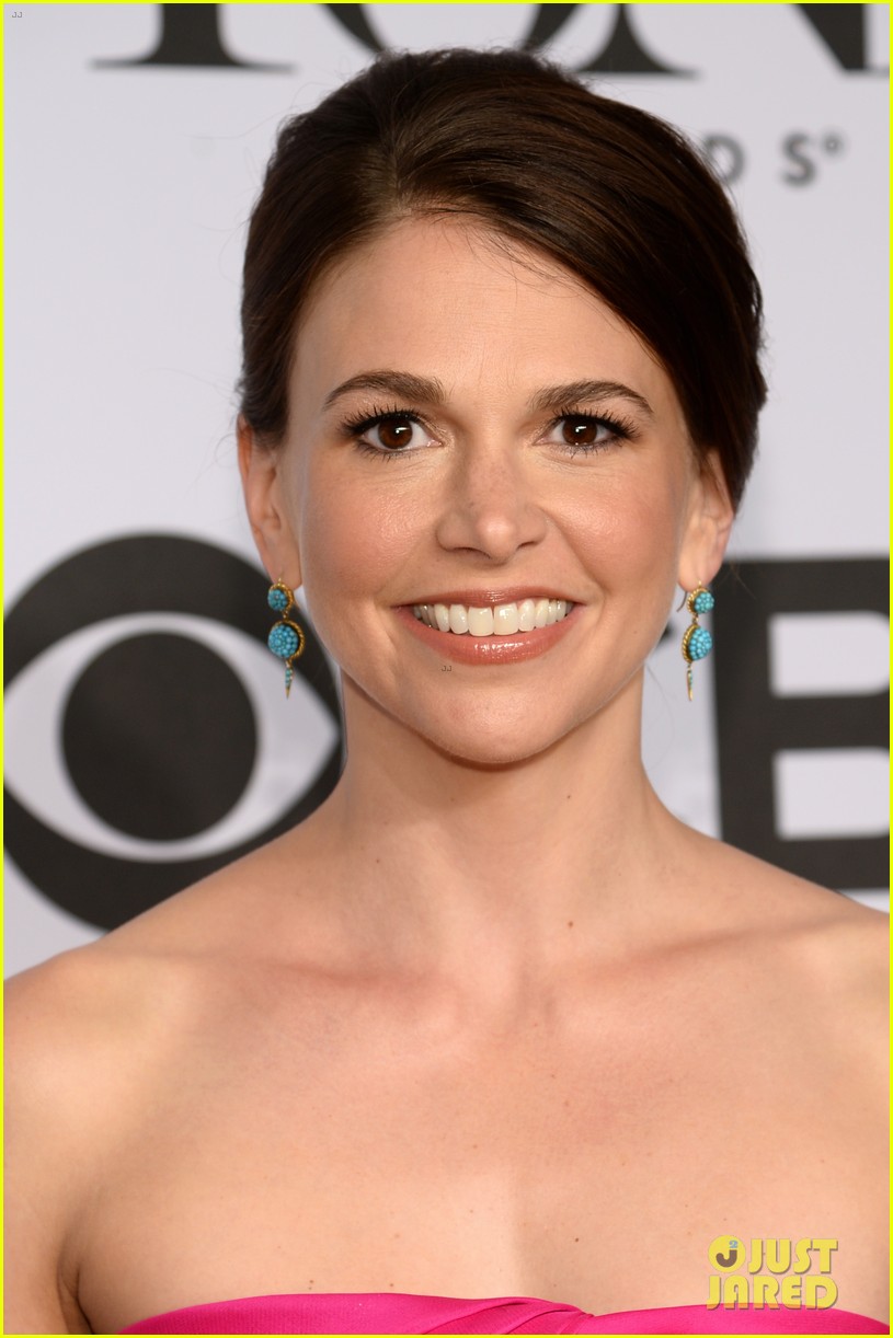 Sutton Foster & Kelli O'Hara Rep Broadway's Leading Ladies at Tony ...