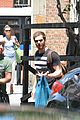 andrew garfield confronts paparazzi on stroll with emma stone 06