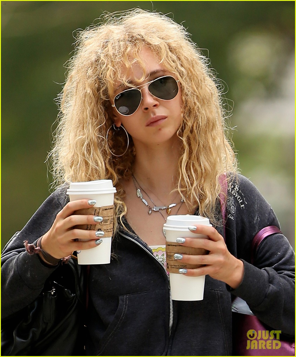 Juno Temple On Her Roles I M Not The High School Catch Photo Juno Temple Pictures Just Jared